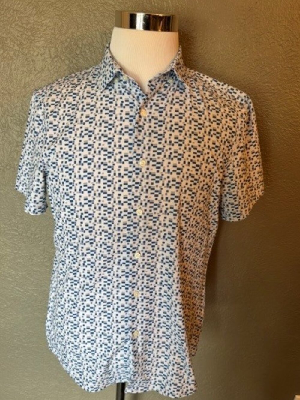 Mens Medium Perry Ellis Slim Button Down Polo
